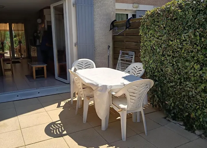 Maison Le Poussin * Calvisson